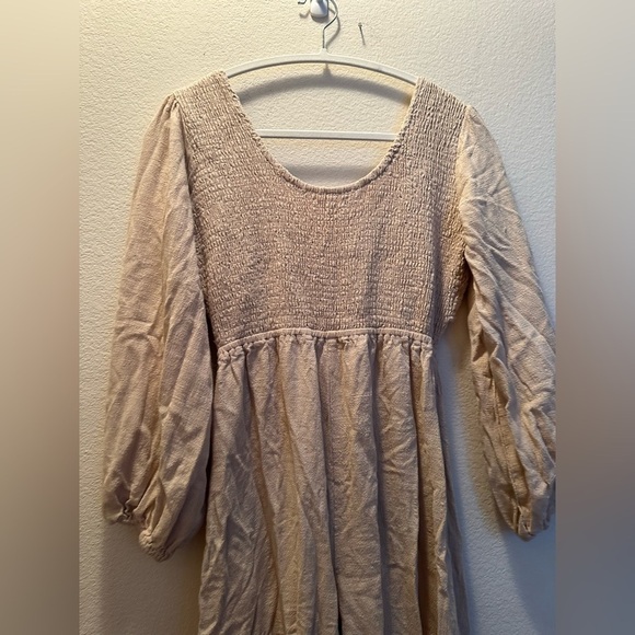 Elegant Cream Jumpsuit with Textured Design - Picture 6 of 8